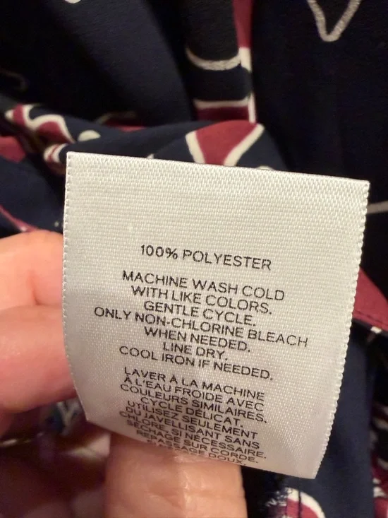 Express Portofino Slim fit Navy Floral Button-Up Blouse with Red Floral Print - Picture 4 of 6